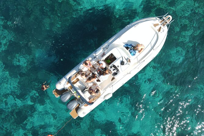Favignana and Levanzo, Egadi islands tour by boat from Trapani - Why the 12-person boat matters