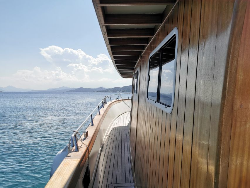 Forio: Ischia Island Boat Tour with Local Lunch and Swimming - San Montano and the warm-water swim