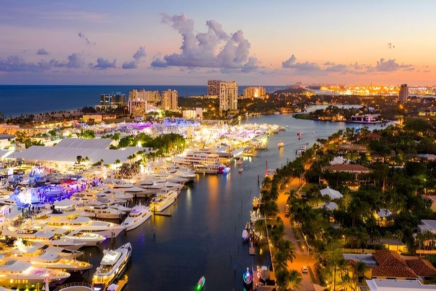 Fort Lauderdale: Millionaire's Row Cruise with Drinks - Drinks, seating, and the pace onboard