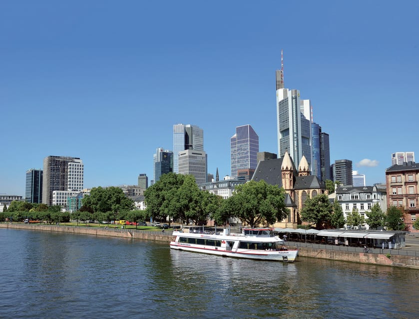 Frankfurt: 1-Hour Panorama Boat Cruise on the river Main - Audio commentary and the timing problem