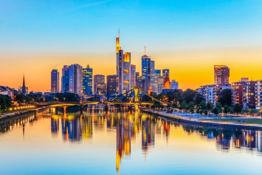 Frankfurt: River Main Sightseeing Cruise with Commentary - Practical advice for making the ride better