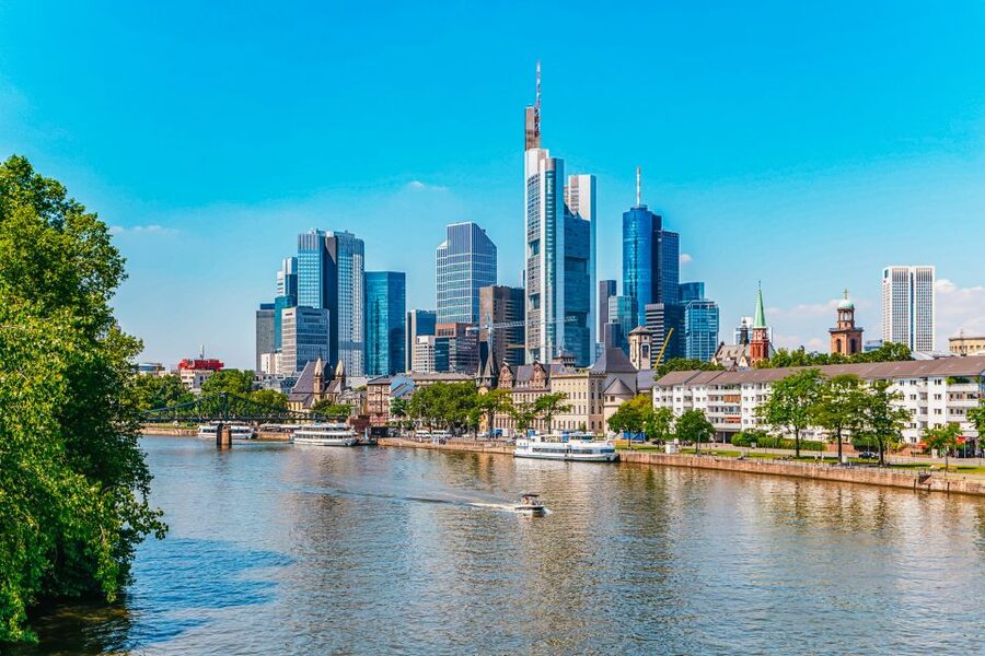 Frankfurt: River Main Sightseeing Cruise with Commentary - Choosing the Griesheim route