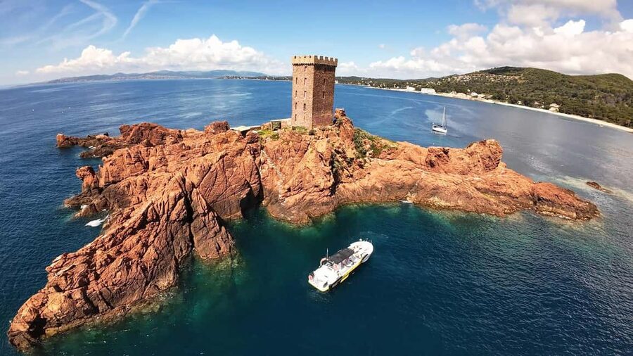 Fréjus : Esterel Calanques Cruise (Comfort Boat) + Swim Stop - The sheltered cove swim stop