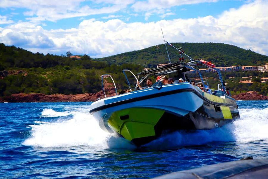 Fréjus : Esterel Calanques Cruise (Comfort Boat) + Swim Stop - What the $64 price includes