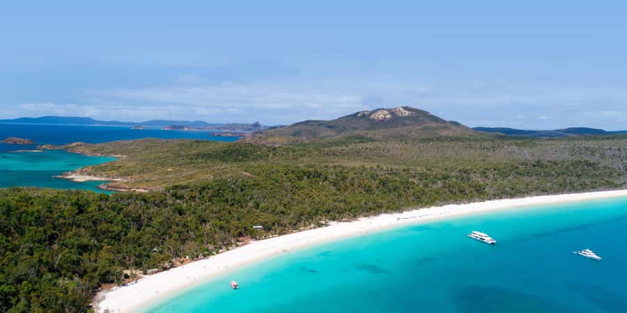From Airlie: Whitsundays and Whitehaven Half-Day Cruise - Arriving at southern Whitehaven Beach
