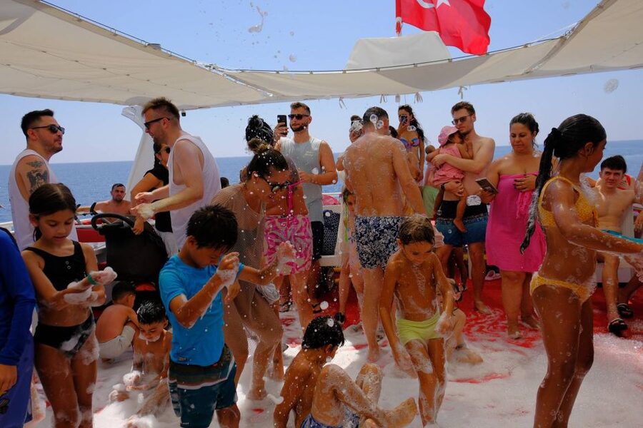 From Alanya: Boat Tour with Unlimited Soft Drinks and Lunch - Who will enjoy this Alanya boat tour?