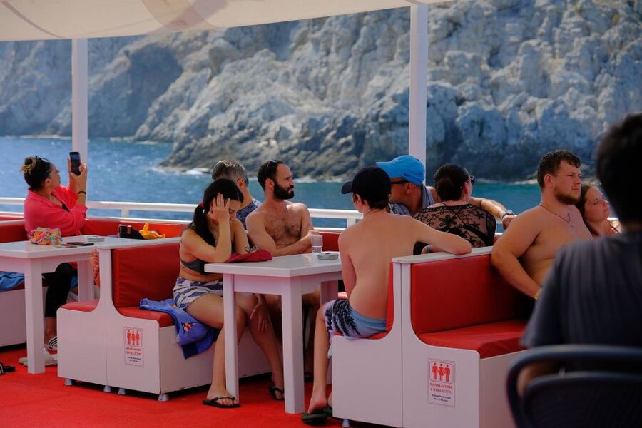 From Alanya: Boat Tour with Unlimited Soft Drinks and Lunch - Devil’s Cave and the last swim