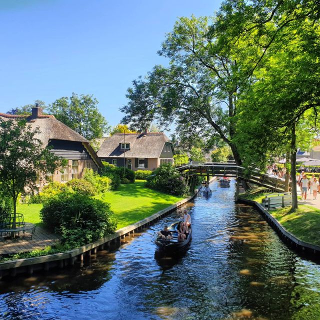 From Amsterdam: Giethoorn Day Trip with Small Electric Boat - Lunch and two hours of free time