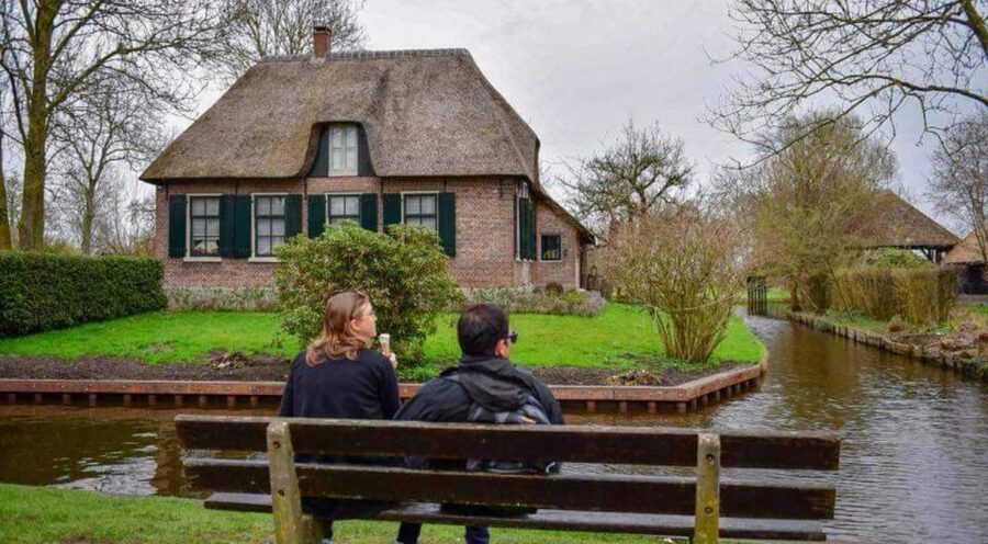 From Amsterdam: Giethoorn Guided Day Trip with Canal Cruise - Practical advice for a smoother day