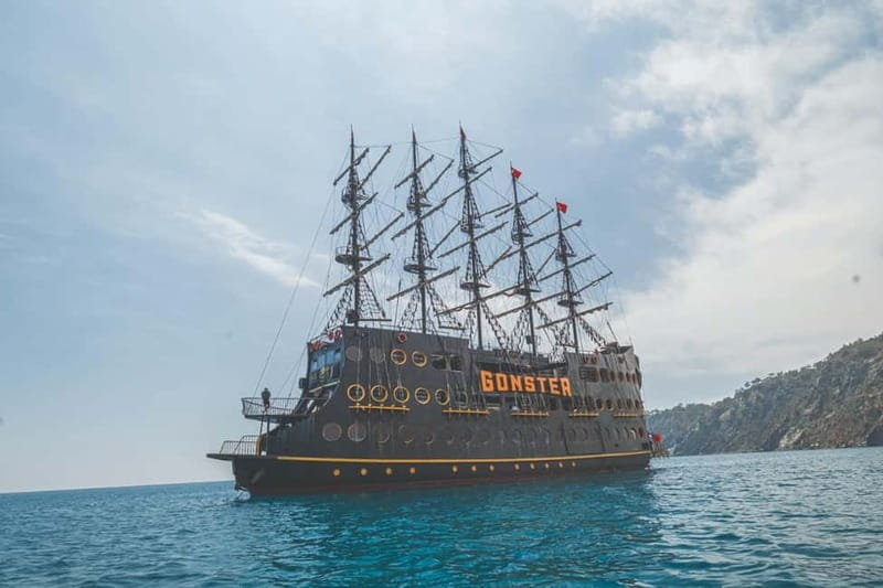 From Antalya/Kemer: All-Inclusive Party Boat with Lunch - The DJ, foam party, and family activities
