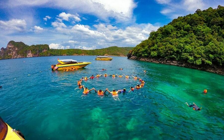 From Ao Nang: Phi Phi Islands Day Tour by Boat with Lunch - Who should book this trip?