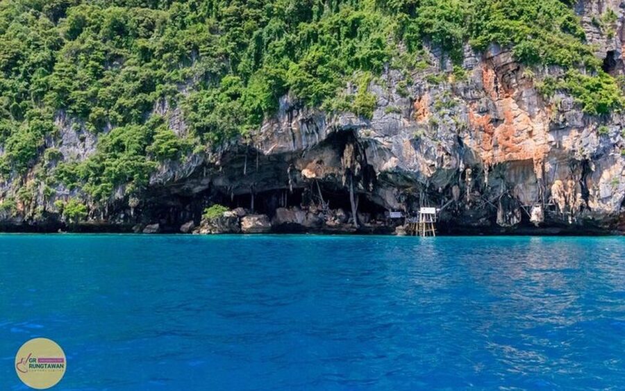 From Ao Nang: Phi Phi Islands Day Tour by Boat with Lunch - Morning pickup and the ride out from Ao Nang