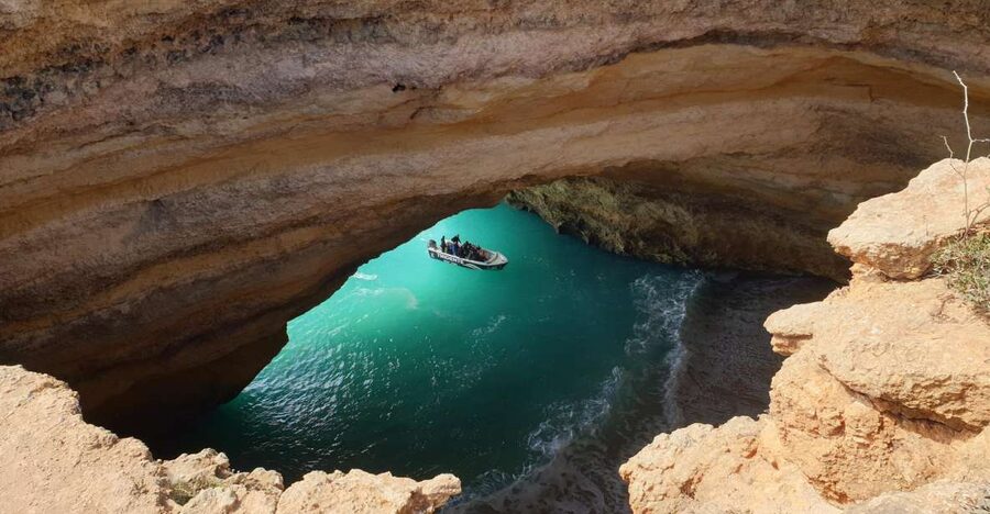 From Armação de Pêra: Benagil Caves and Beaches Boat Tour - The opening run: Beijinhos and Cova Redonda