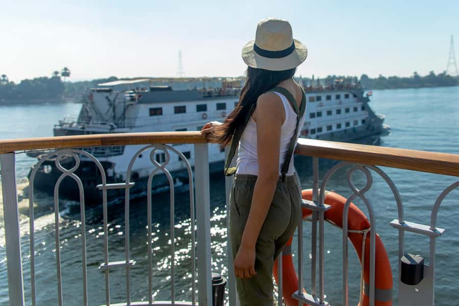 From Aswan: 4-Day Nile Cruise from Aswan to Luxor with Guide - Day 2: Abu Simbel, Kom Ombo, and a night under way