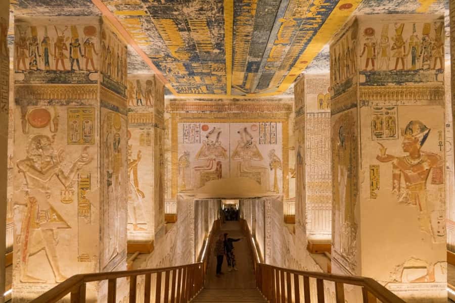 From Aswan:4 Days Nile Cruise Luxor Abu Simbel & Air Balloon - Day 3: Edfu and Luxor Temple after dark