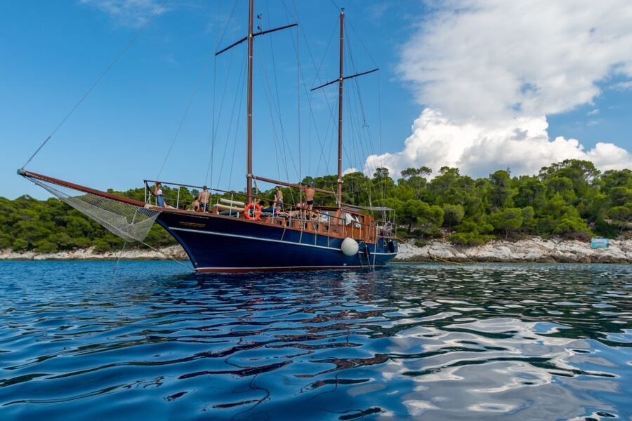 From Athens: Aegina, Agistri and Metopi Day Cruise w/ Lunch - Greek lunch, snacks, and drinks all day