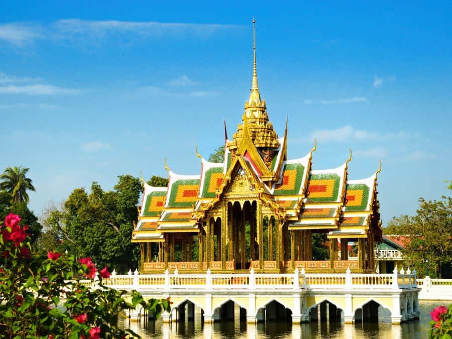From Bangkok: Ayutthaya Temples and Boat Tour with Lunch - Wat Mahathat offers Ayutthaya’s most famous image