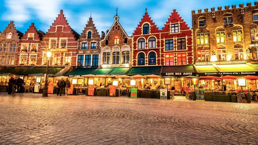 From Brussels: Bruges Day Trip with Boat Tour Option (ENG) - Begijnhof, Walplein, and the narrow lanes