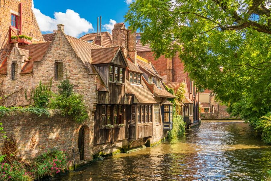 From Brussels: Bruges Day Trip with Boat Tour Option (ES) - Rozenhoedkaai and Bruges at its most photogenic