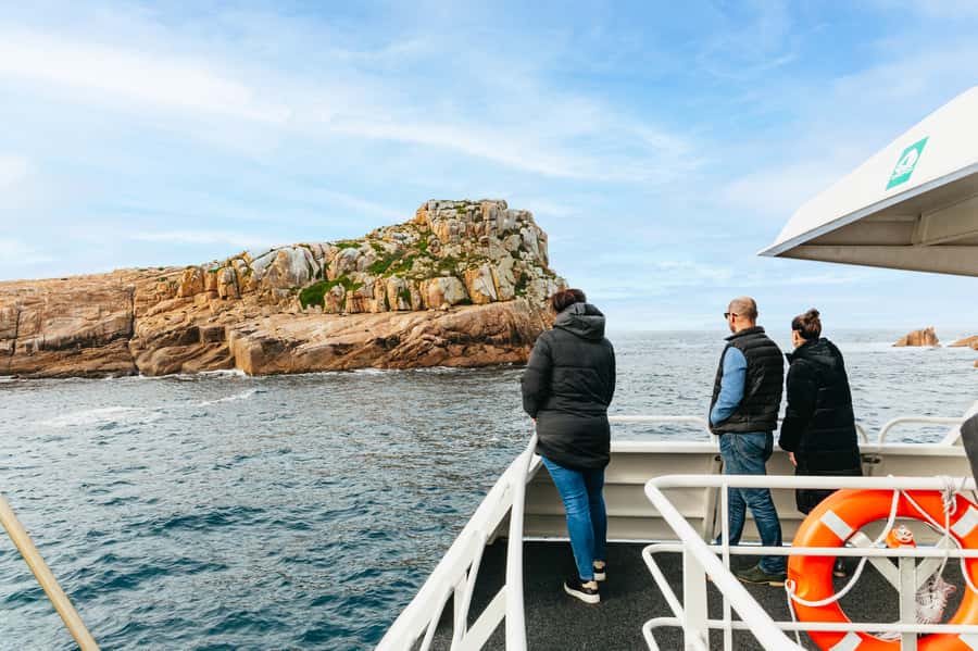 From Coles Bay: Wineglass Bay Cruise with Lunch - Who should book this cruise?