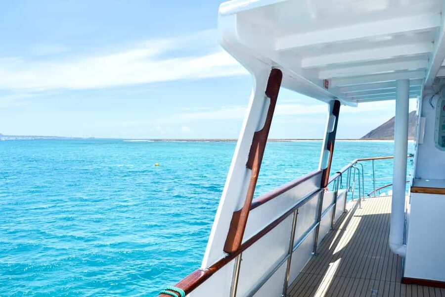 From Corralejo: Lobos Island Boat and Snorkel Activity - Walk from the landing point to La Concha Beach