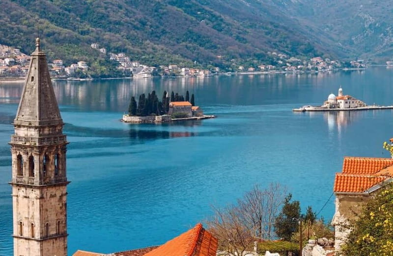 From Dubrovnik: Montenegro Day Trip with Boat Cruise - Crossing the border into Montenegro