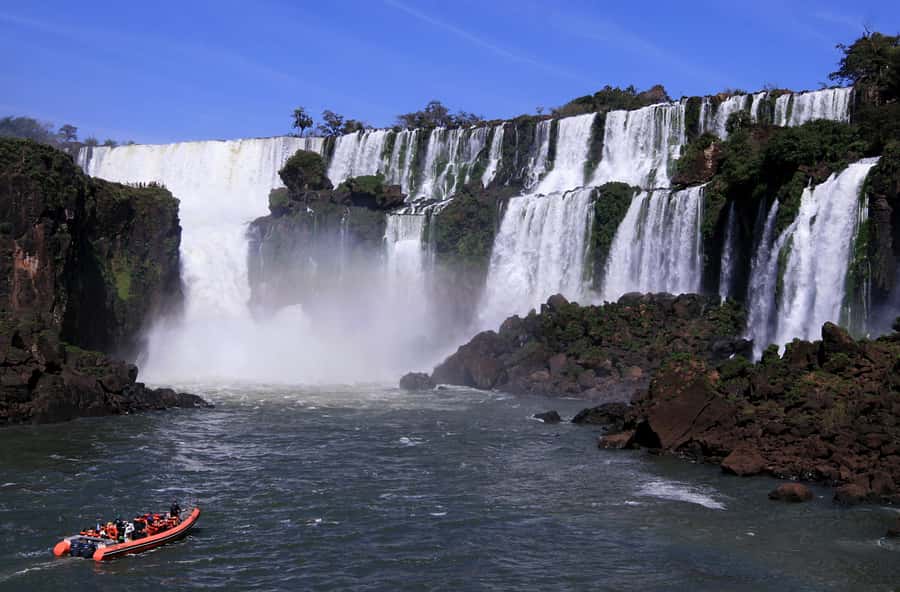 From Foz do Iguaçu: Iguazú Falls Boat Ride Argentina - The Upper Circuit and the value of a guide