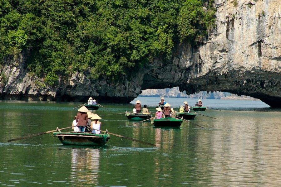 From Hanoi: Ha Long - Bai Tu Long Bay 2-Day 1-Night Cruise - Day one: lunch, limestone islands, and Cap La kayaking