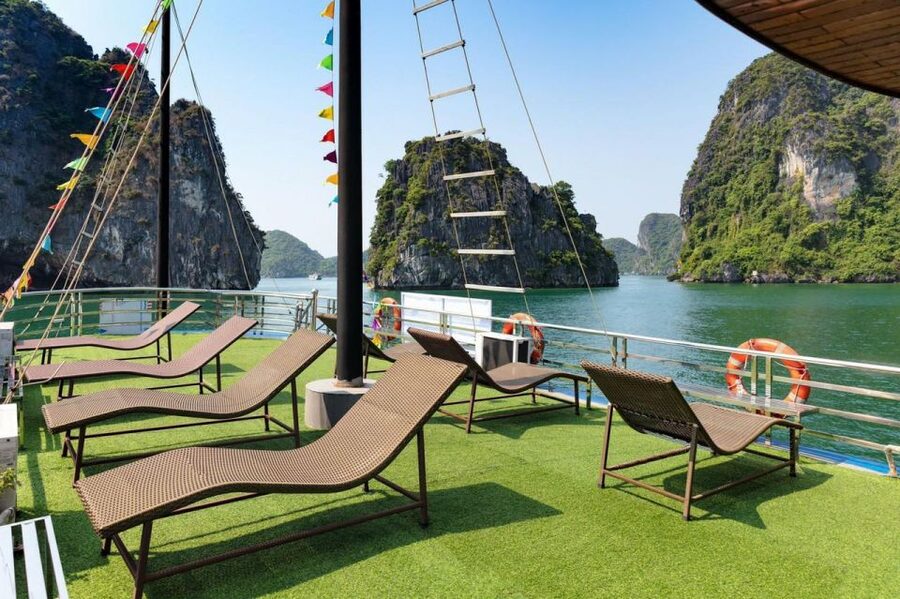 From Hanoi: Halong Bay Deluxe Cruise Day Trip - Who should book this Halong Bay day trip?