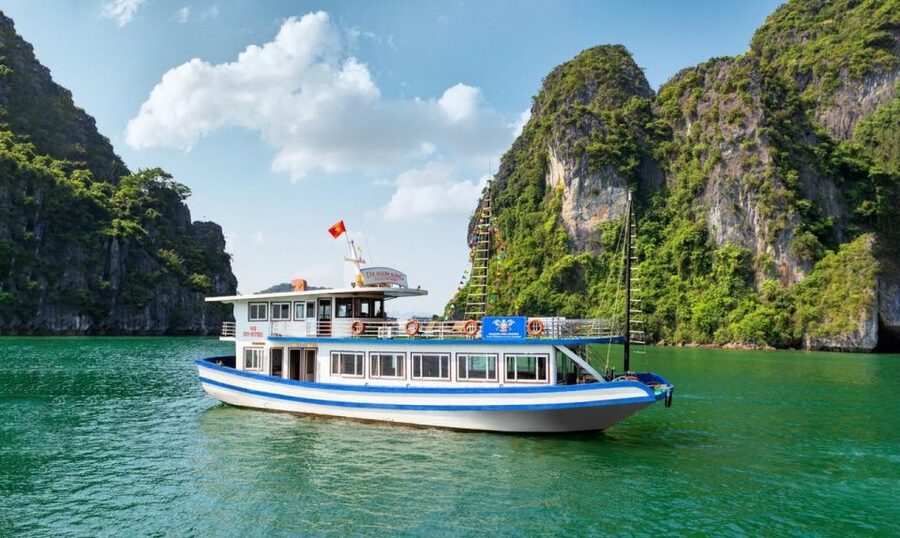 From Hanoi: Halong Bay Deluxe Cruise Day Trip - A long but efficient day from Hanoi