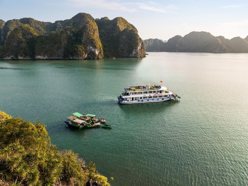 From Hanoi: Halong Bay Deluxe Cruise Day Trip - Titop Island and the choice between stairs and sand