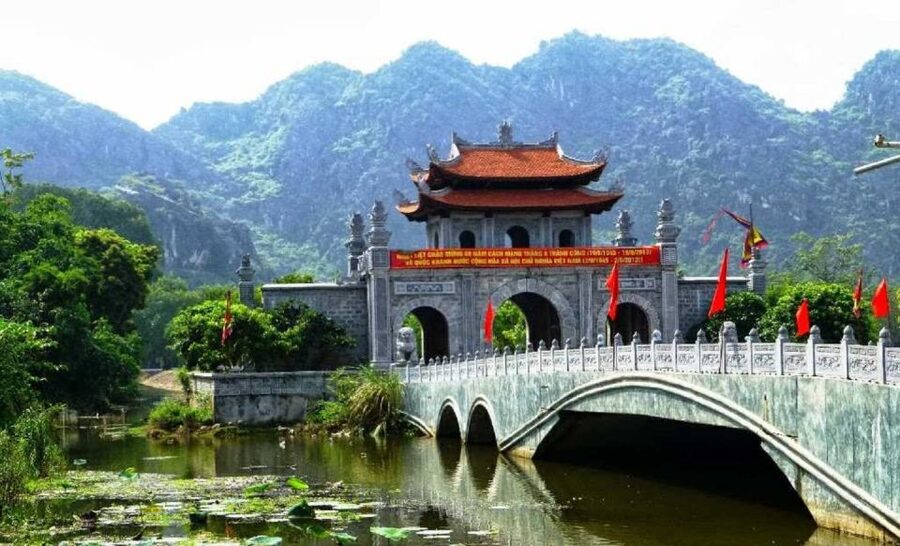 From Hanoi: Tam Coc Boat Trip and Hoa Lu & Mua Cave Tour - Is $43 good value?