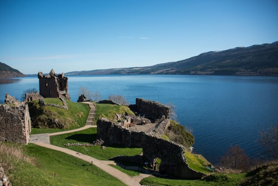 From Inverness: Loch Ness Cruise and Urquhart Castle - Spending one hour at Urquhart Castle