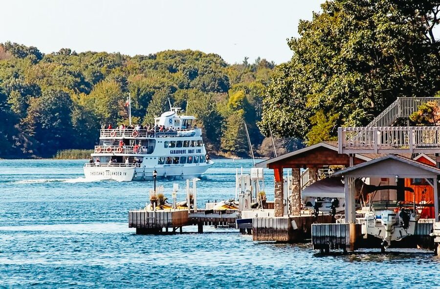 From Ivy Lea: 1000 Islands Boldt Castle Scenic Cruise - Finding the best place to sit