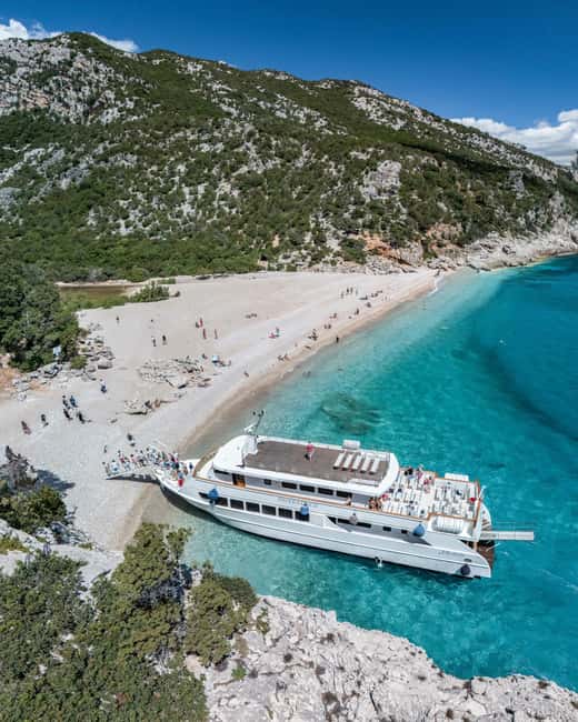 From La Caletta or Orosei: Gulf of Orosei Cruise - Grotta del Fico: a cool change from the sun