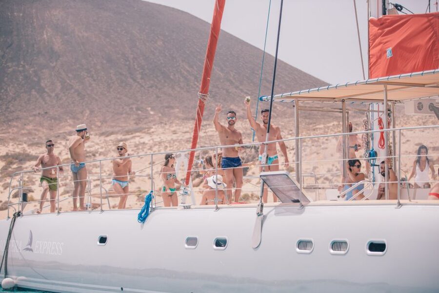 From Lanzarote: Sailing Day Trip Around La Graciosa - Free time in Caleta de Sebo