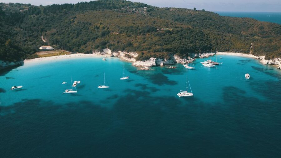 From Lefkimmi: Paxos, Antipaxos & Blue Caves Speedboat Tour - Who should book this excursion