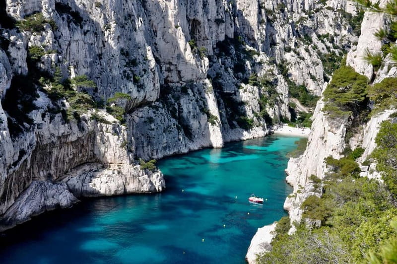 From Marseille: Iconic Calanques Boat Tour with Swimming - Choosing Vieux-Port or Port de la Pointe Rouge