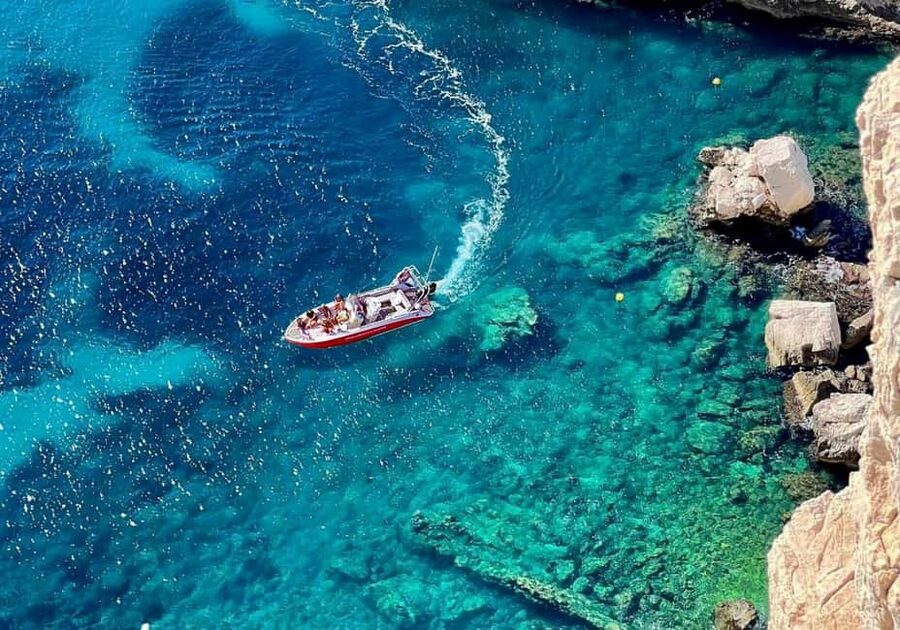 From Marseille: Iconic Calanques Boat Tour with Swimming - Blue Cave mornings and the afternoon route to En-Vau