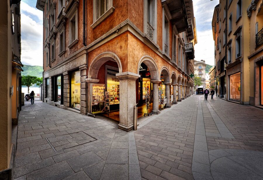 From Milan: Como, Bellagio, and Lugano Exclusive Boat Tour - Guides make a real difference
