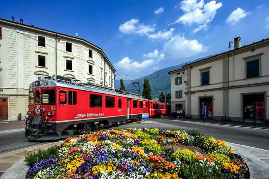 From Milan: Lake Como Cruise, St. Moritz & Bernina Red Train - Returning to Milan after a full day