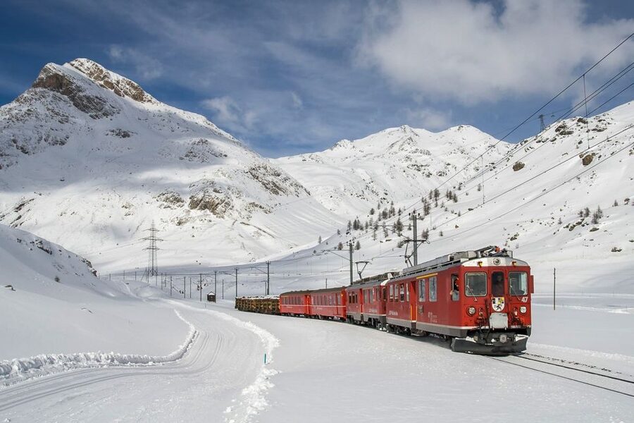 From Milan: Lake Como Cruise, St. Moritz & Bernina Red Train - Leaving Milan for Lake Como