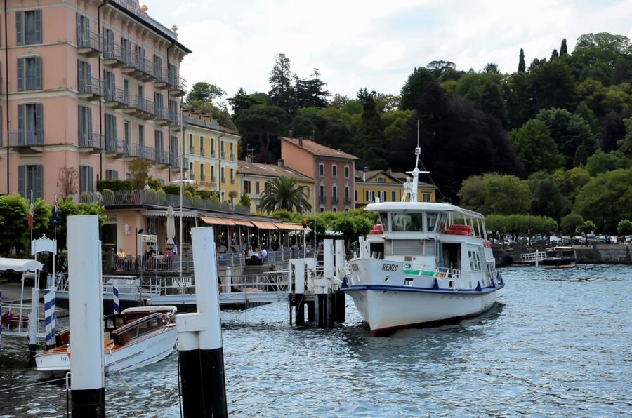 From Milan: Lake Como Cruise with Visits to Como & Bellagio - Como: a useful final stop