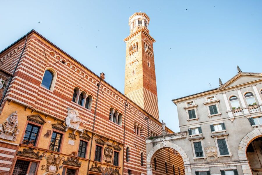 From Milan: Verona, Sirmione and Lake Garda with Boat Cruise - Guides, headsets, and the value of structure