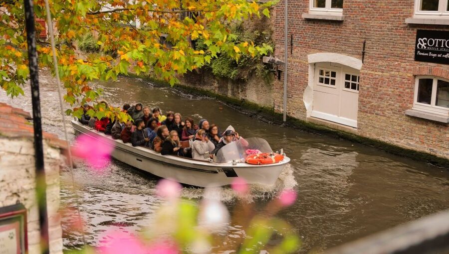 From Paris: Day Trip to Bruges with Optional Seasonal Cruise - Meeting the coach at Hotel Pullman Paris Bercy