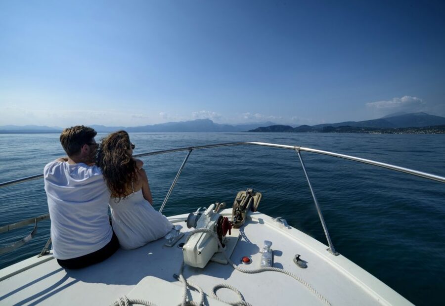 From Peschiera: Garda East Coast Cruise to Sirmione - One hour to one and a half hours in Sirmione