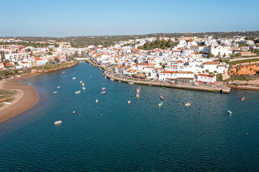 From Portimão: Catamaran Cruise to Benagil Caves with BBQ - The return route around Carvoeiro