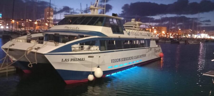 From Puerto Rico: Boat trip along the coast w/ Food & Drinks - The south coast from the water