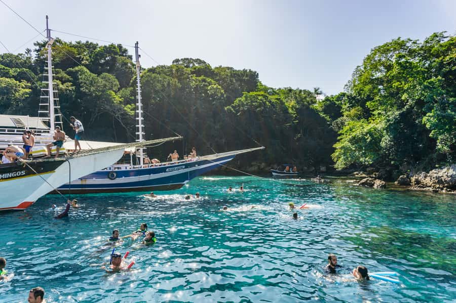From Rio de Janeiro: Angra dos Reis Boat Trip with Lunch - Lunch after the swimming stops