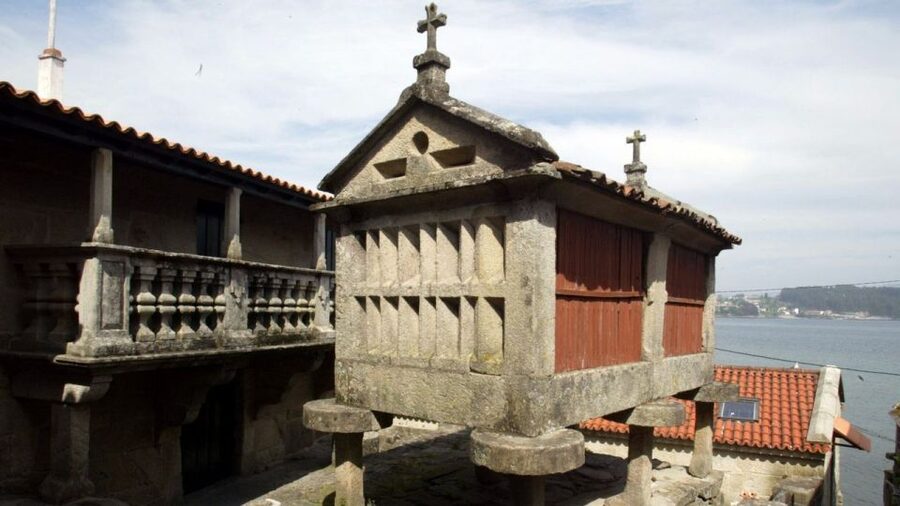 From Santiago: Tour to Rias Baixas with Boat Trip and Winery - Illa da Toxa and the Shell-Covered Chapel